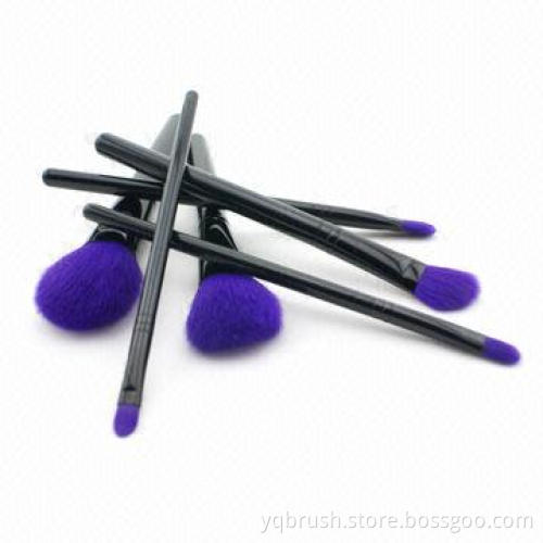 Synthetic hair makeup brush set